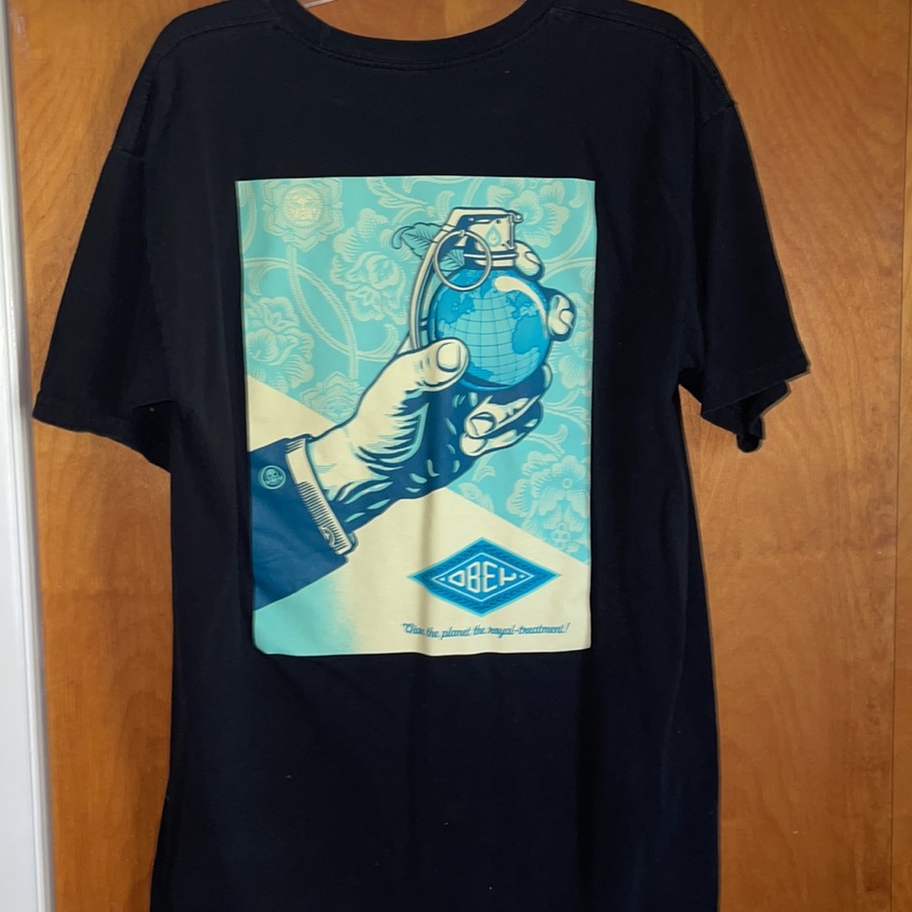 Obey graphic tee